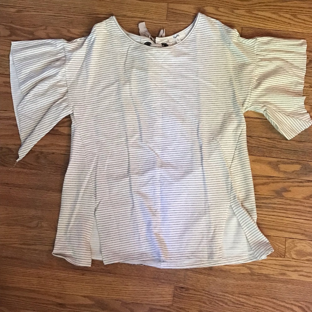 Kye Mi top with back tie detail size M